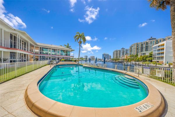 Coral Cove, 1124 Seminole Dr #4F, Fort Lauderdale, Florida 33304, image 2