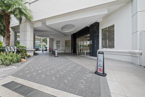 Nine At Mary Brickell Village, 999 SW 1st Ave #3004, Miami, Florida 33130, image 3
