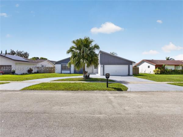 Lakeview Homes, 9428 NW 46th Ct, Sunrise, Florida 33351, image 2