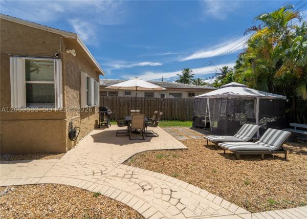 Atlantic Shores Dixie Highway, 626 NE 4th Ct, Hallandale Beach, Florida 33009, image 1
