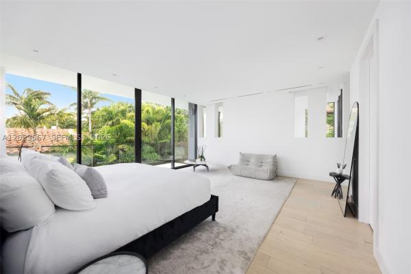 Beach View, 5630 Pine Tree Dr, Miami Beach, Florida 33140, image 1