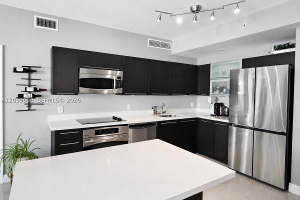 The Ivy At Riverfront, 90 SW 3rd St #3212, Miami, Florida 33130, image 1