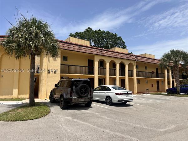 818 SW 9th Street Cir #203, Boca Raton, Florida 33486, image 2