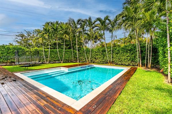 Bay Breeze Miami Shores, 1223 NE 102nd St, Miami Shores, Florida 33138, image 2