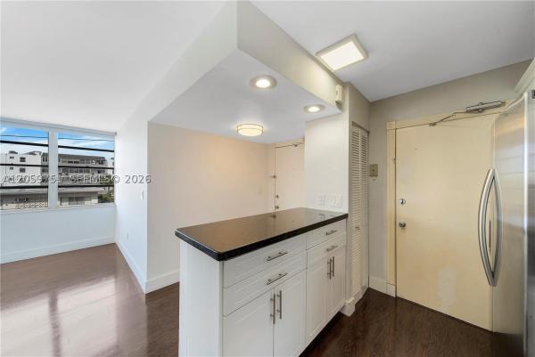 Villa Bay Vista, 2016 Bay Dr #304, Miami Beach, Florida 33141, image 1