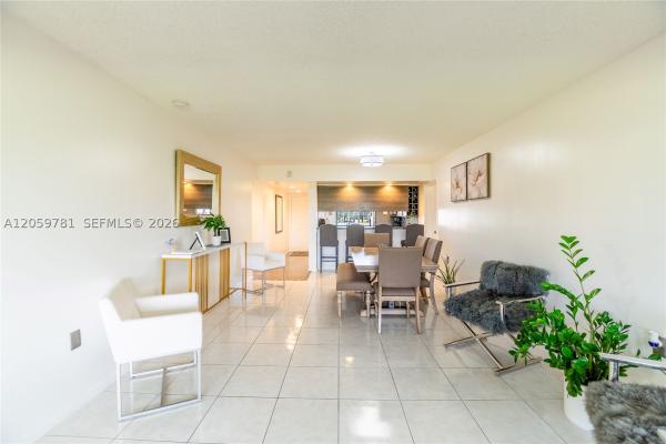 Whitehall Of Pine Island Ridge, 1508 Whitehall Dr #206, Davie, Florida 33324, image 3