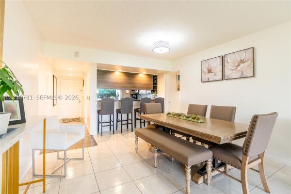 Whitehall Of Pine Island Ridge, 1508 Whitehall Dr #206, Davie, Florida 33324, image 1