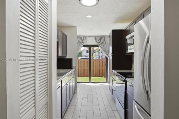 Country Squire Townhomes, 2950 NW 106th Ave #8, Sunrise, Florida 33322, image 3