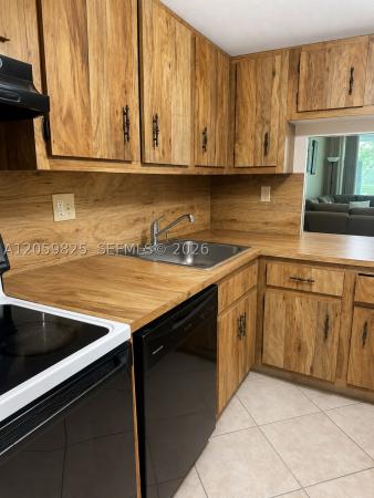 Sands Point, 8340 Sands Point Blvd #107P, Tamarac, Florida 33321, image 1