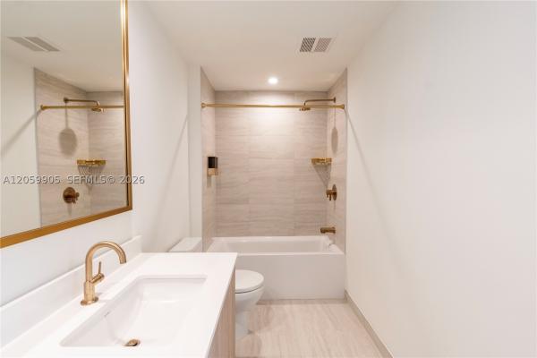 77 SE 5th St #3914, Miami, Florida 33131, image 3