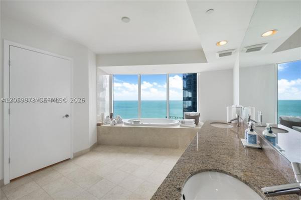 Ocean Four, 17201 Collins Ave #3501, Sunny Isles Beach, Florida 33160, image 3