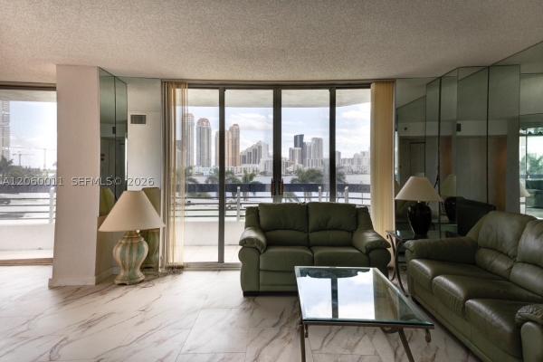 Mystic Pointe Tower 300, 3600 Mystic Pointe Dr #613, Aventura, Florida 33180, image 2