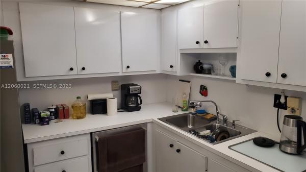 Plaza Towers, 1833 S Ocean Dr #1103, Hallandale Beach, Florida 33009, image 1