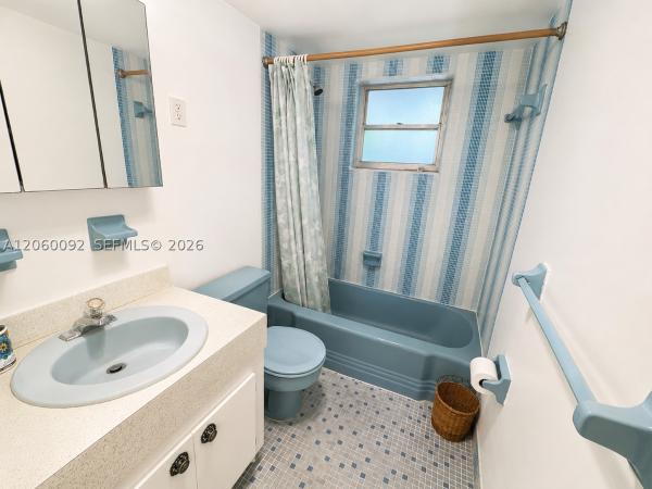 Kings Point Imperial, 220 Kings Point Dr #211, Sunny Isles Beach, Florida 33160, image 3
