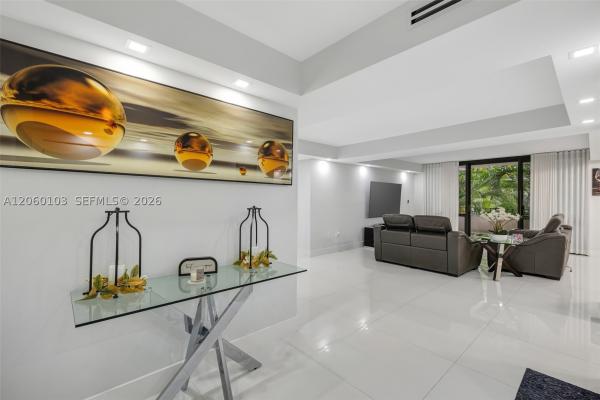 13953 Kendale Lakes Cir #B205, Unincorporated Dade County, Florida 33183, image 3