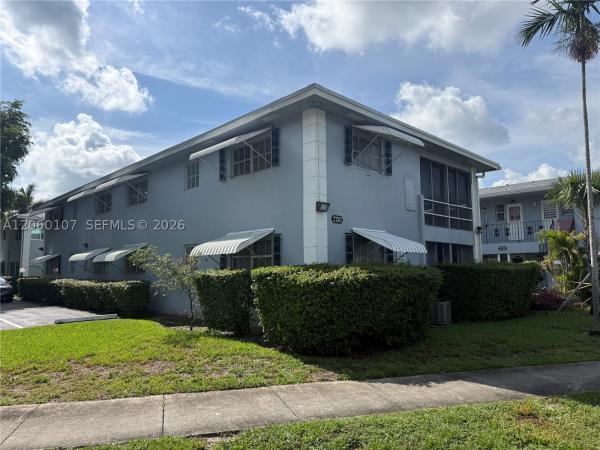 The Villas 1, 3720 Harrison St #1, Hollywood, Florida 33021, image 2