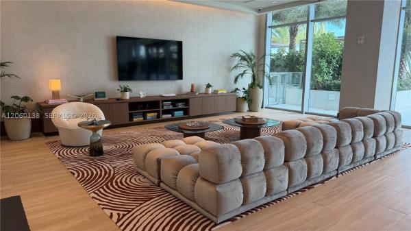 2411 Laguna Cir #1510, North Miami, Florida 33181, image 2