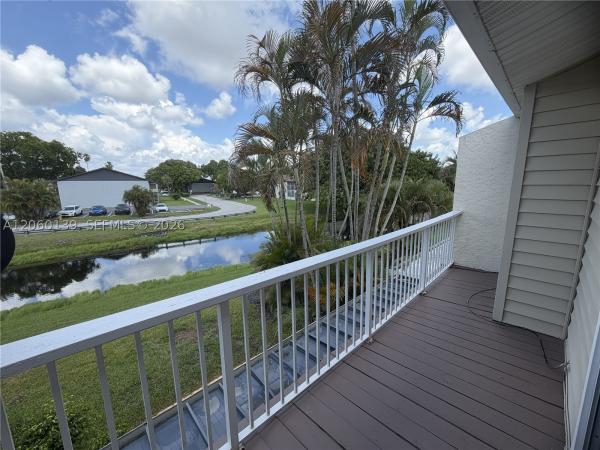 Coconut Key, 309 W Hemingway Cir, Margate, Florida 33063, image 2