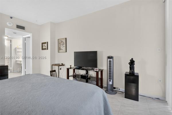 900 NE 195th St #109, Unincorporated Dade County, Florida 33179, image 1