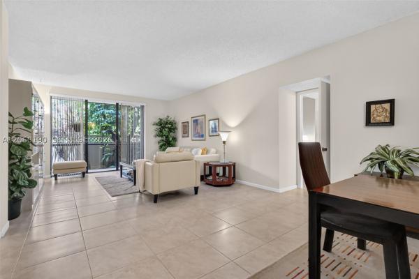 900 NE 195th St #109, Unincorporated Dade County, Florida 33179, image 1