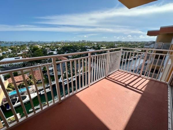 Waterside Towers, 2450 NE 135th St #1005, North Miami, Florida 33181, image 3