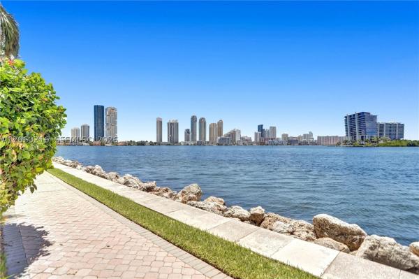 Mystic Pointe Tower 300, 3600 Mystic Pointe Dr #1111, Aventura, Florida 33180, image 2