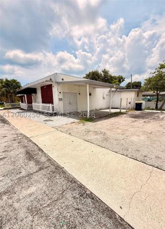 College, 608 SW 12th Ave, Dania Beach, Florida 33004, image 2