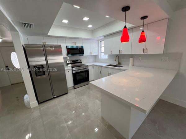 Palm Springs Lakes, 1820 W 72nd Pl, Hialeah, Florida 33014, image 3