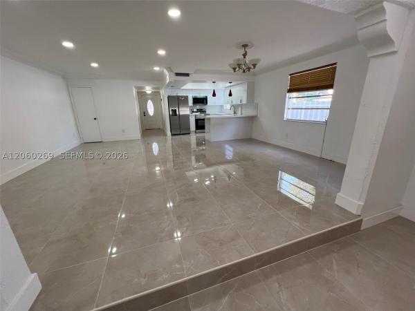 Palm Springs Lakes, 1820 W 72nd Pl, Hialeah, Florida 33014, image 2