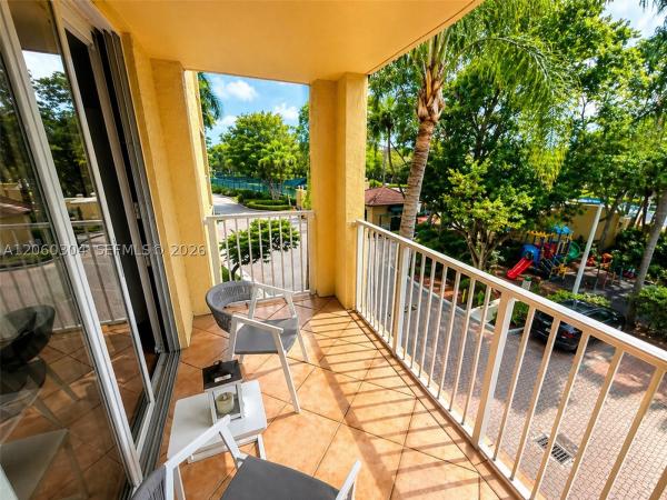 The Yacht Club At Aventura, 19801 E Country Club Dr #4307, Aventura, Florida 33180, image 2