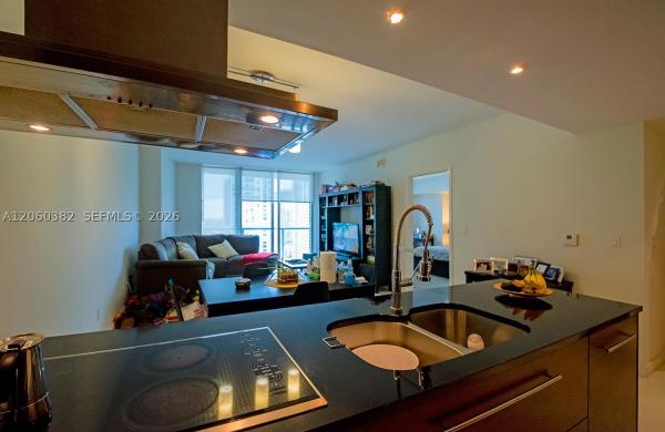 Icon Brickell Tower 3, 485 Brickell Ave #2706, Miami, Florida 33131, image 3