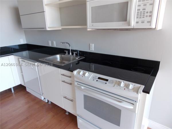 Neo Vertika, 690 SW 1st Ct #1923, Miami, Florida 33130, image 3