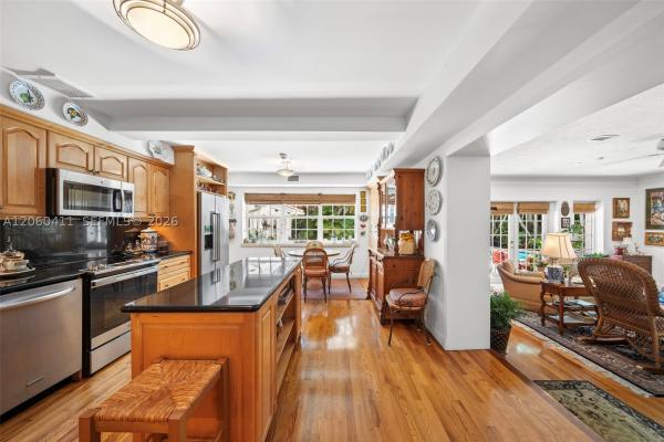 Granada, 2301 N Greenway Dr, Coral Gables, Florida 33134, image 3