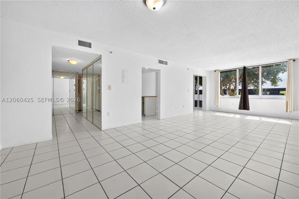 The Greynolds Park Club, 17890 W Dixie Hwy #203, North Miami Beach, Florida 33160, image 1