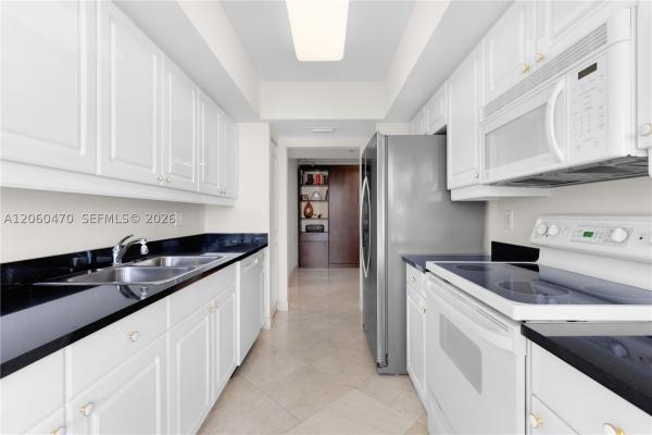 South Tower At The Point, 21055 NE 37th Ave #1804, Aventura, Florida 33180, image 1
