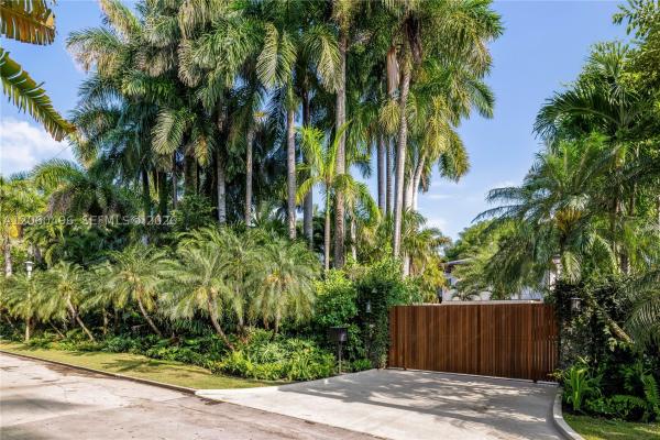 Entrada, 3600 Stewart Ave, Miami, Florida 33133, image 3