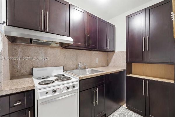 323 NW 136th Pl, Unincorporated Dade County, Florida 33182, image 3