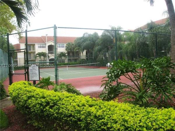 Hollywood Parc, 530 S Park Rd #28-11, Hollywood, Florida 33021, image 1