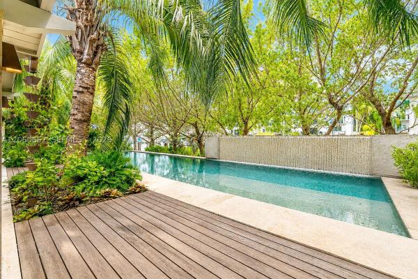 Sunrise Harbour, 6840 Sunrise Pl, Coral Gables, Florida 33133, image 2