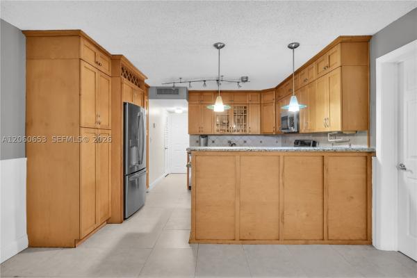 The Castille, 4011 N Meridian Ave #21, Miami Beach, Florida 33140, image 2