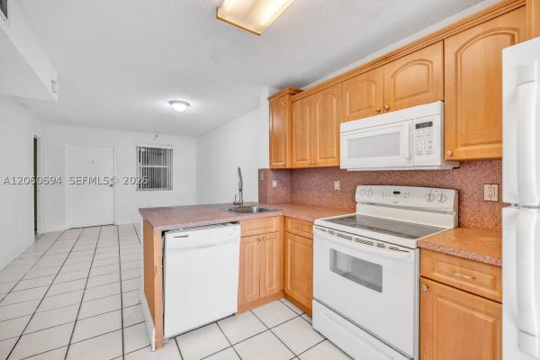 Marbella By The Grove, 2575 SW 27th Ave #111, Miami, Florida 33133, image 2