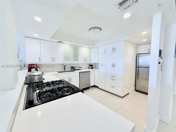 Parker Tower, 3140 S Ocean Dr #310, Hallandale Beach, Florida 33009, image 1