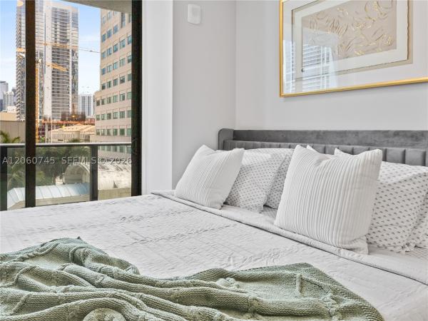 121 NE 5th St #504, Miami, Florida 33132, image 1