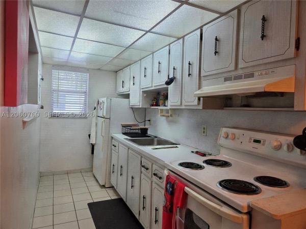Star Paradise, 415 NE 2nd St #217, Hallandale Beach, Florida 33009, image 3