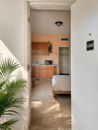 Knights Inn Hallandale, 26 Diplomat Pkwy #2398, Hallandale Beach, Florida 33009, image 1