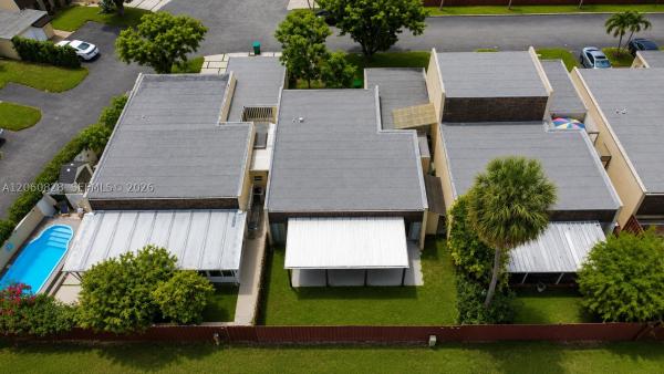 7334 Pepper Pike Dr, Hialeah, Florida 33015, image 3