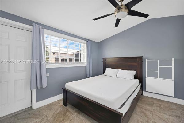 Gulfstream Estates, 818 NE 3rd St, Hallandale Beach, Florida 33009, image 1