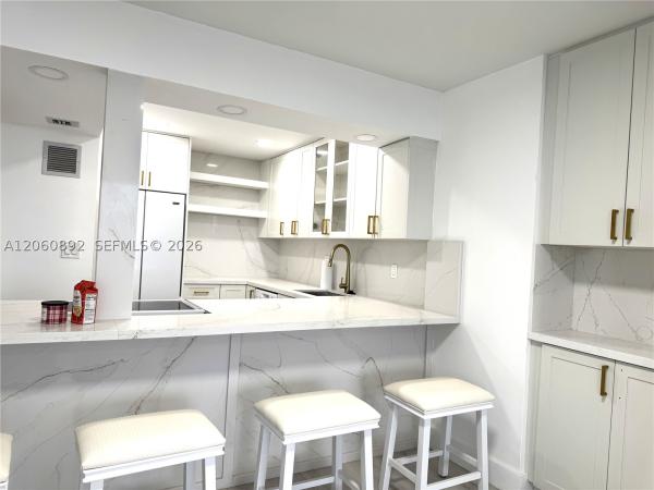 Parker Tower, 3140 S Ocean Dr #2403, Hallandale Beach, Florida 33009, image 1