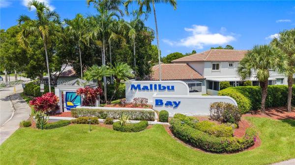 Malibu Bay, 634 NW 208th Dr, Pembroke Pines, Florida 33029, image 2