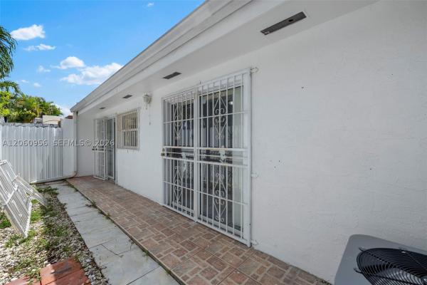 2028 SW 103rd Ct, Unincorporated Dade County, Florida 33165, image 3